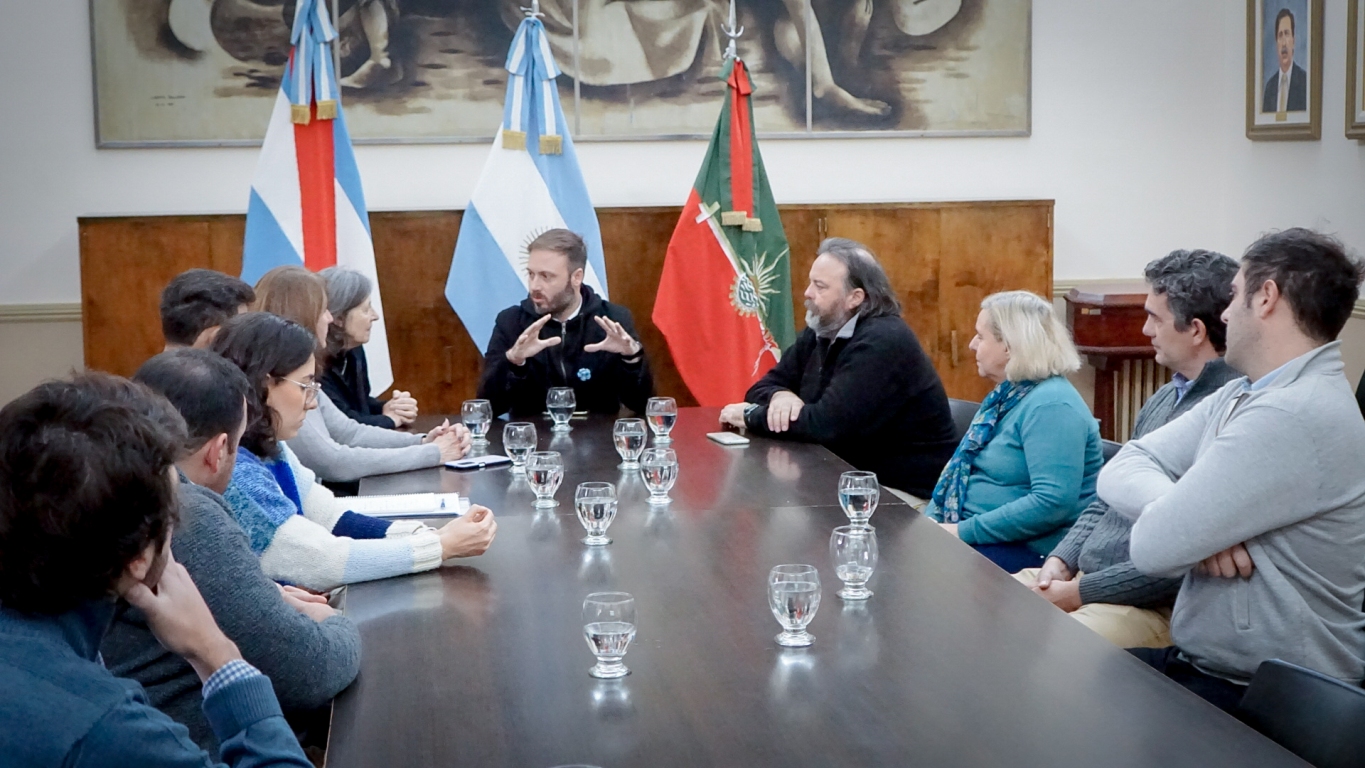 El intendente presentó proyectos de soluciones estructurales para las familias afectadas por las inundaciones