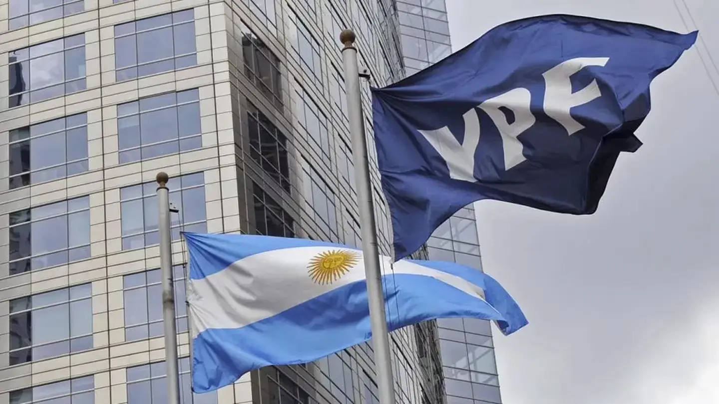 Nuevo reves contra la Argentina en el juicio por YPF: La justicia de EE.UU. dio el primer paso a aplicar embargo