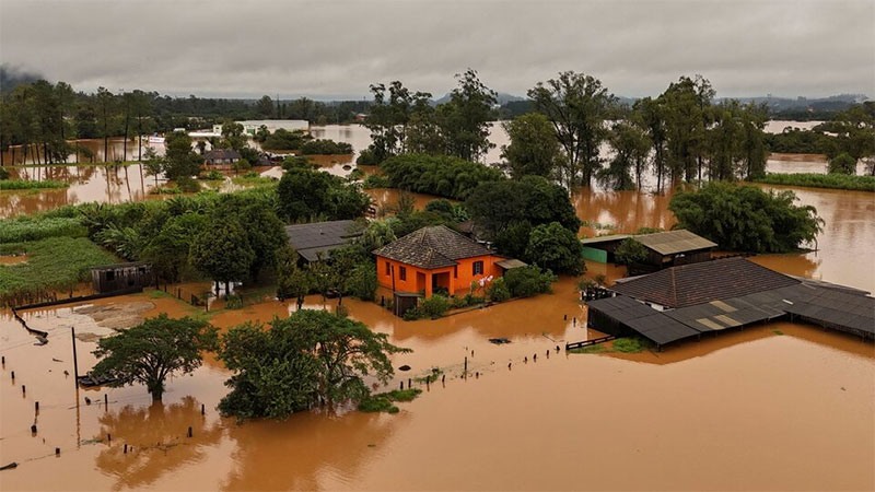 Trágicas inundaciones en el sur de Brasil: Decenas de muertos y desaparecidos
