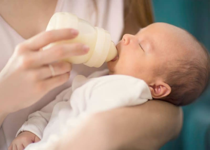 Para mantener a un bebé se necesitaron más de $327.000 en mayo, según el INDEC