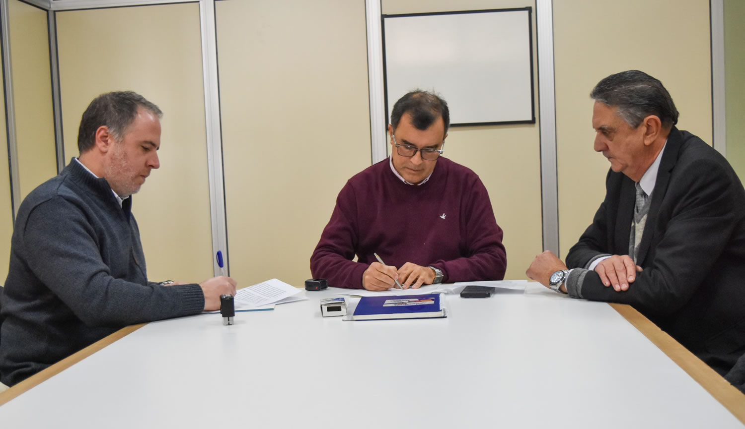 La Municipalidad firmó un convenio con el Instituto Autárquico Becario Provincial
