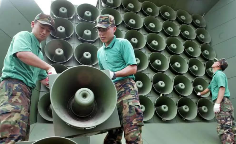 Corea del Sur instalará altavoces de propaganda en la frontera con Corea del Norte tras los ataques con globos de basura