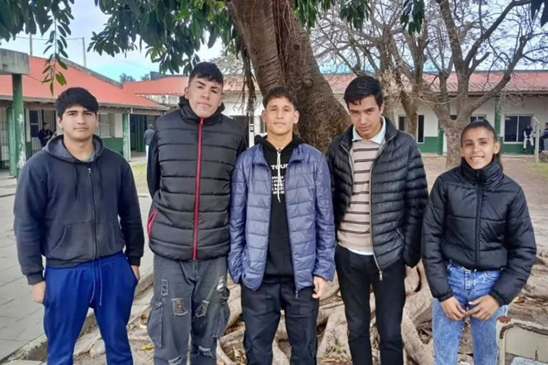 Estudiantes de la Escuela N° 23 República Oriental del Uruguay necesitan recaudar fondos para viajar a Paraguay y exponer su proyecto