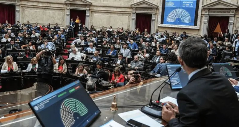 La votación por la Ley Bases terminó en empate y Villarruel definió a favor: comenzó la discusión en particular