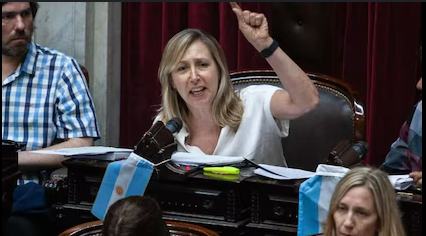Renunció Myriam Bregman como diputada en plena sesión por la Ley Bases