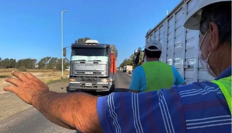 Restricción de camiones durante los dos fines de semana largo