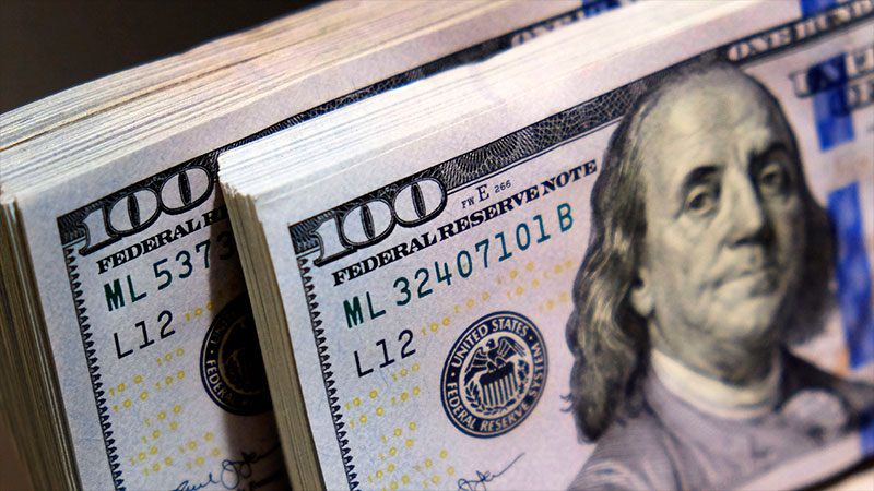 El dólar blue rompió otro récord, cerró a $1.365 y la brecha pasó el 50%