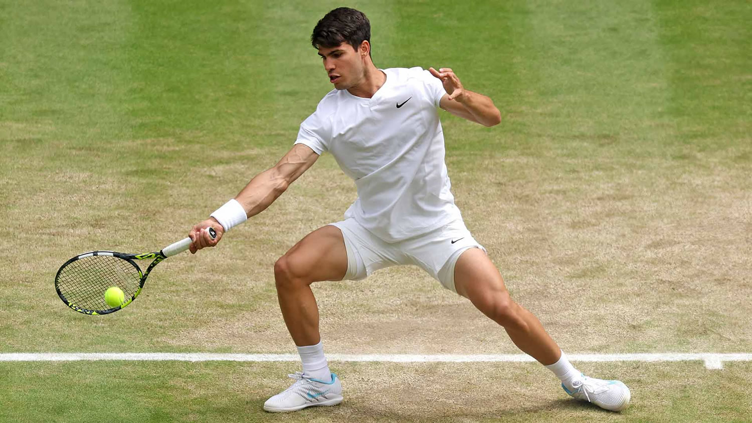 Alcaraz venció a Djokovic y revalidó el título en Wimbledon