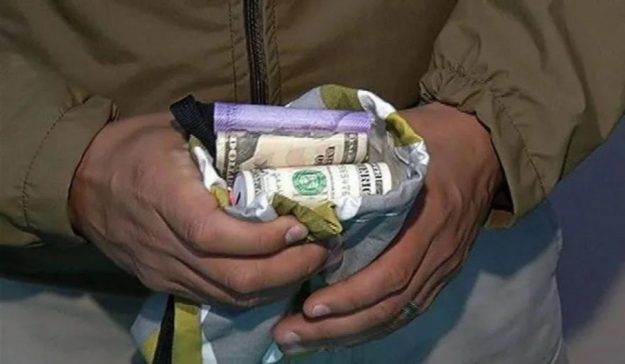 Un hombre fue víctima del cuento del tío y entregó 70 mil dólares