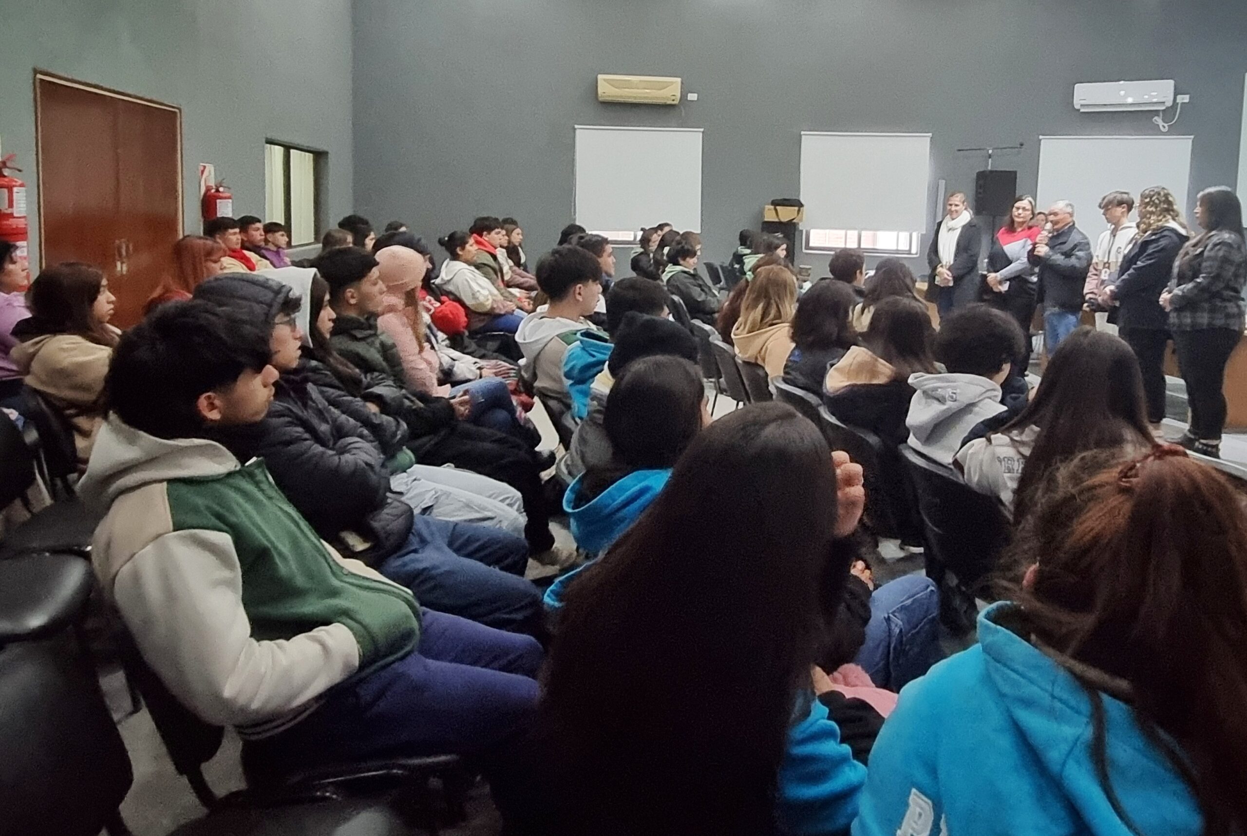 A través del Programa de Fortalecimiento, CAFESG capacitó a más de 350 estudiantes en seguridad y primeros auxilios