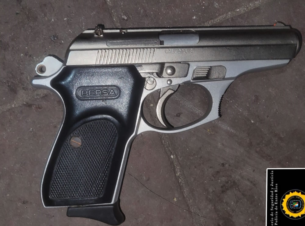 Un sujeto armado violó el domicilio de su ex pareja exigiéndole recomponer la relación