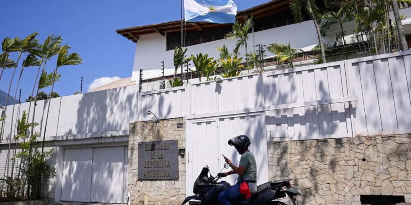 Robaron 90 mil dólares de la cuenta de la embajada argentina en Venezuela: Afirman que fue un hackeo