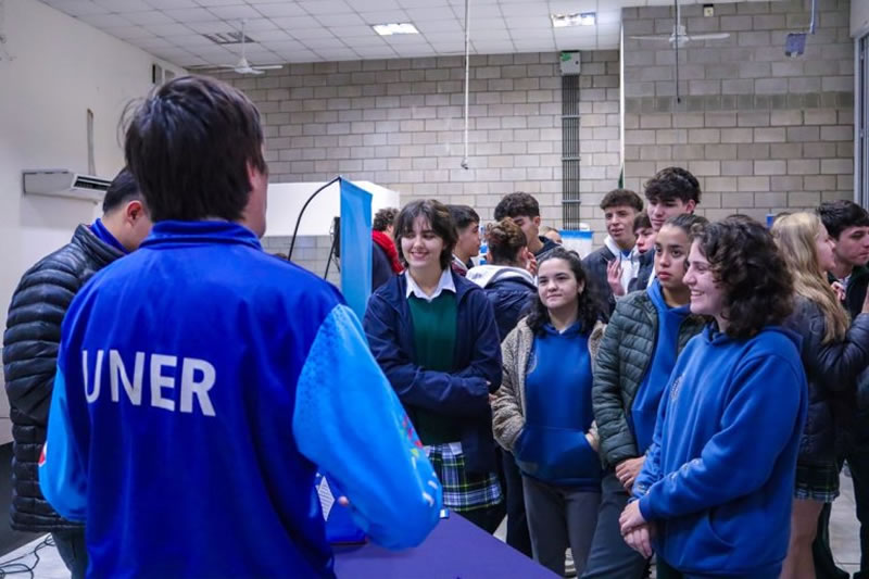 La feria itinerante “Viví la UNER” termina su recorrido en Concordia