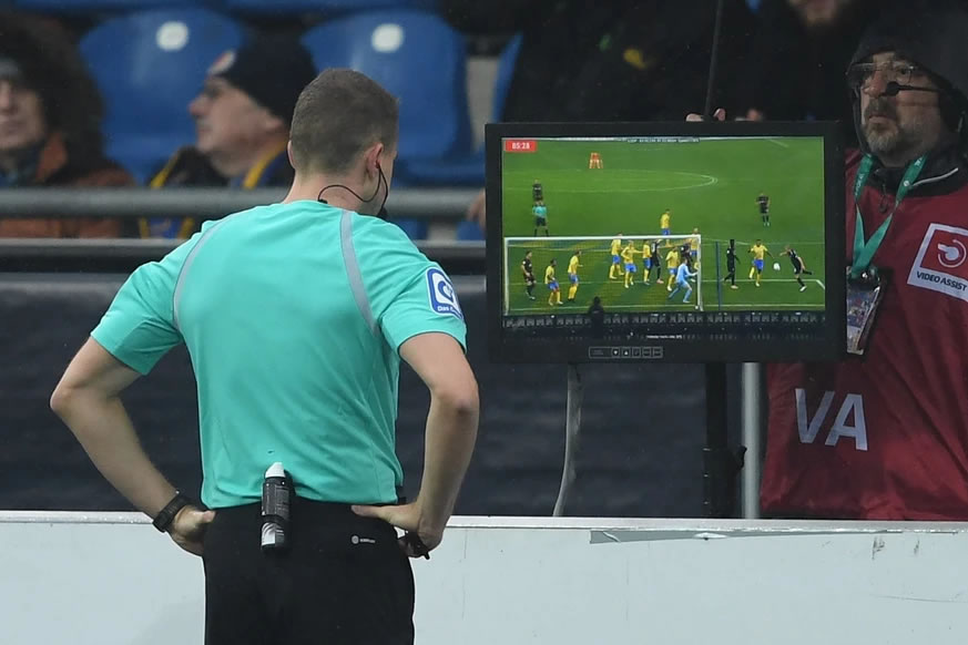 La revolución del VAR que proponen desde Alemania: “Evitaría sospechas y sería aceptada”