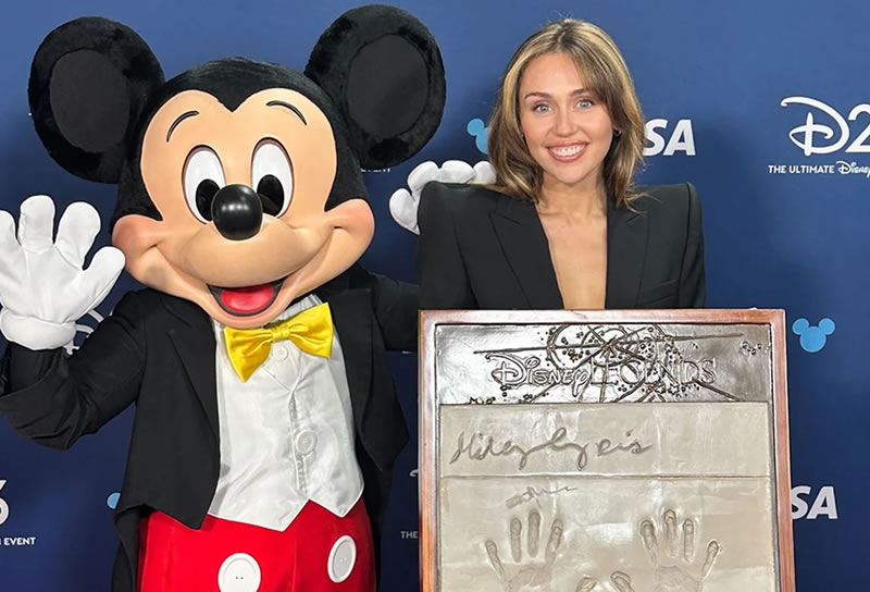 Miley Cyrus fue nombrada como la Leyenda de Disney más joven