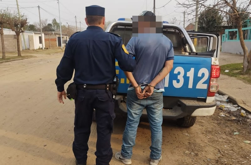 Agredió a su ex pareja, la ató de sus manos y la mantuvo secuestrada por tres días