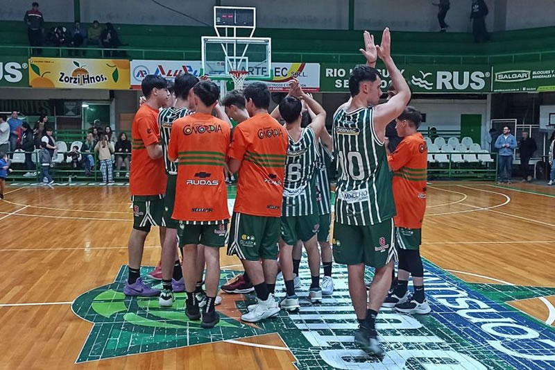 Estudiantes logró la tercera victoria consecutiva en el Pre Federal de Basquet