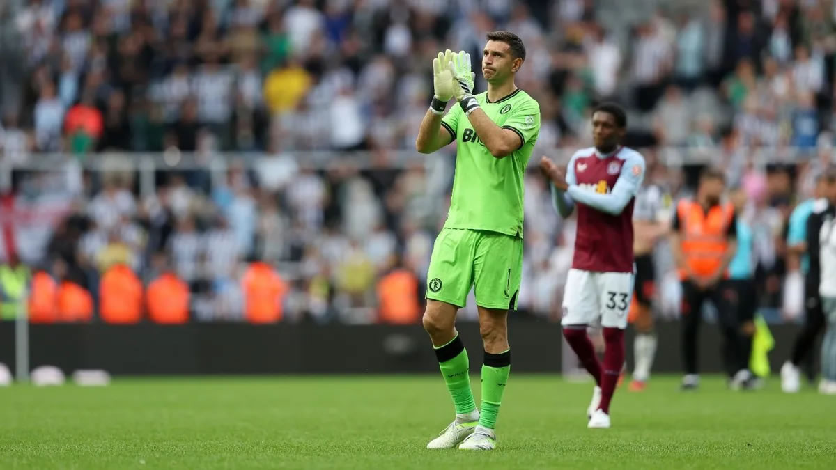 Fútbol inglés: El «Dibu» Martínez renovó su contrato con Aston Villa hasta 2029