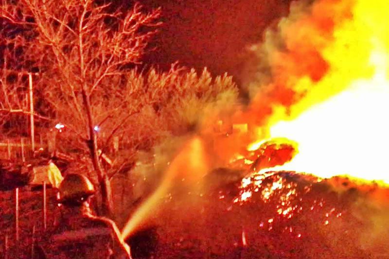 Bomberos Voluntarios combaten varios incendios en la ciudad y piden que cesen las quemas de basura