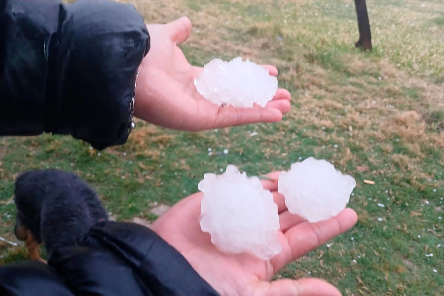 Cerca de Concordia durante el fuerte temporal cayó granizo de gran tamaño