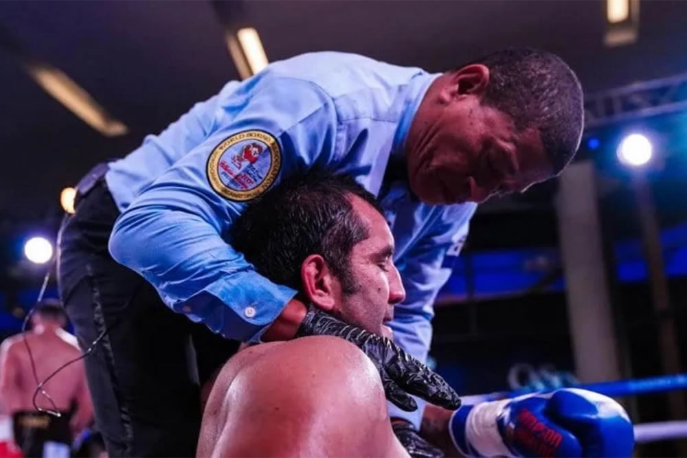 El paranaense Jairo Suárez perdió por knockout en su combate por el título Fedelatín