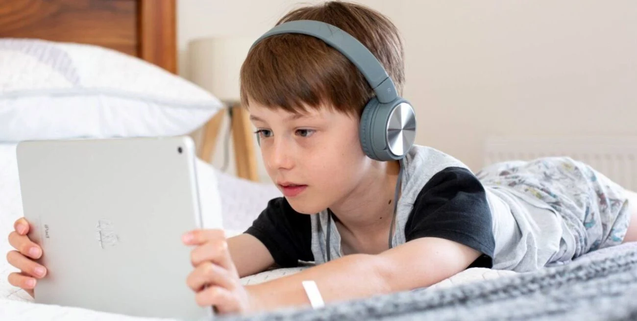 Las pantallas para los niños son tan adictivas y nocivas “como la cocaína”, según una psiquiatra