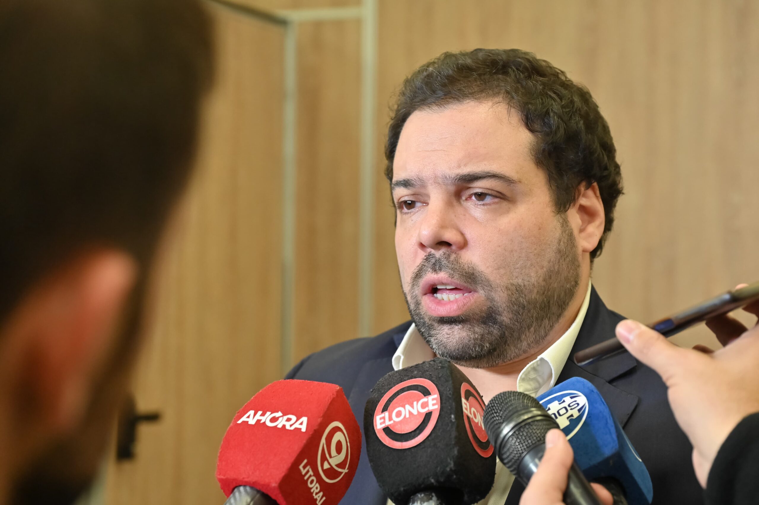 «Nosotros entendemos que hay un deterioro salarial docente que acarrea hace años»: Manuel Troncoso sobre la negociación con los docentes