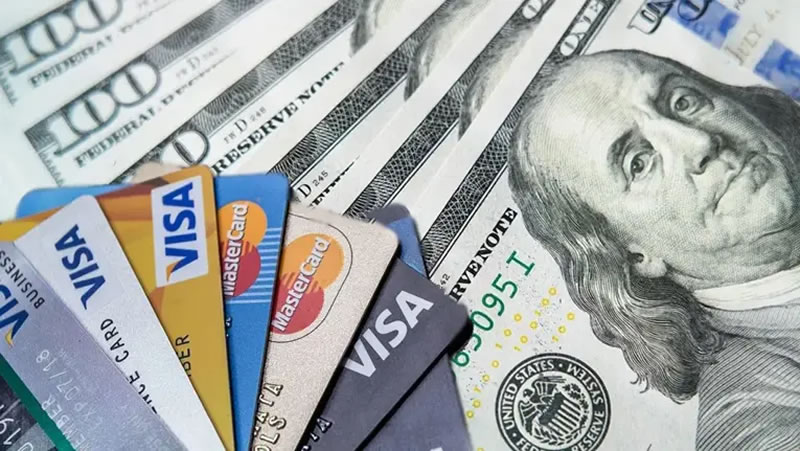 Cómo funcionará la tarjeta de débito en dólares y por qué su uso está ligado a la salida del cepo