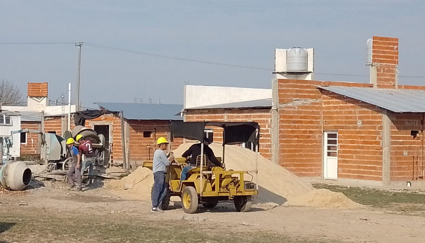 Con fondos provinciales reanudaron la terminación de 48 viviendas
