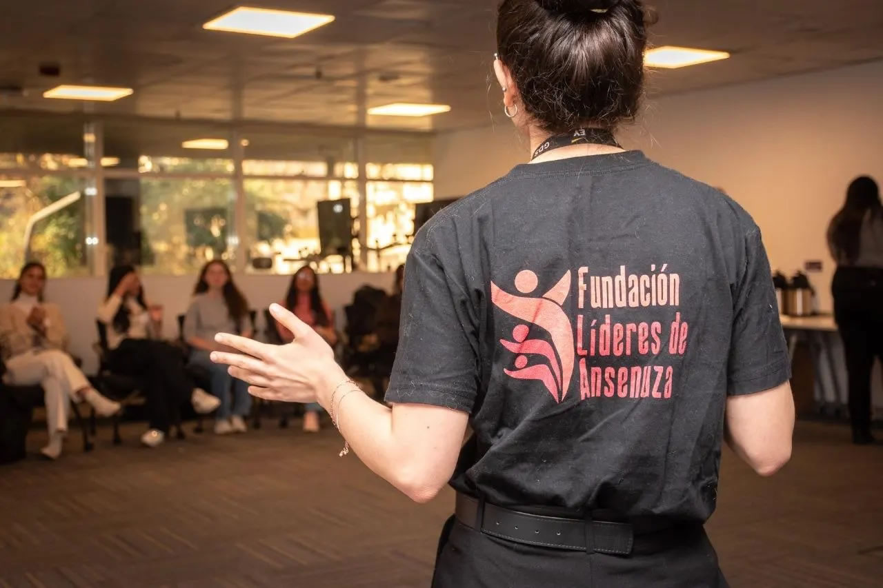 Fundación Líderes de Ansenuza: Promoviendo diversidad y educación en la juventud argentina
