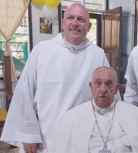 Un sacerdote de Santa Elena recibió al Papa Francisco en Papúa Nueva Guinea