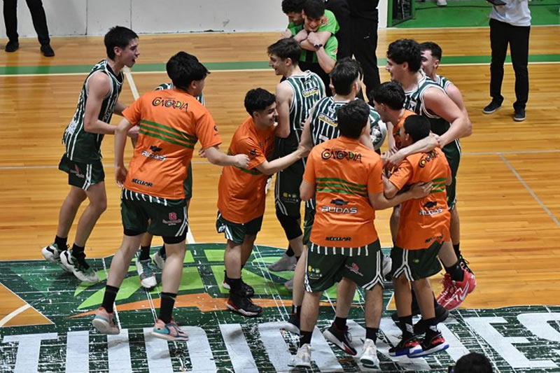 Pre Federal de Básquet: Estudiantes se quedó con el clásico ante Ferro