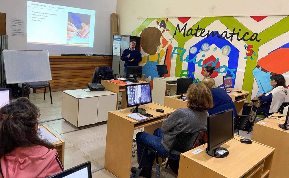 Taller de Alfabetización Digital y Ciberdelitos para personas mayores