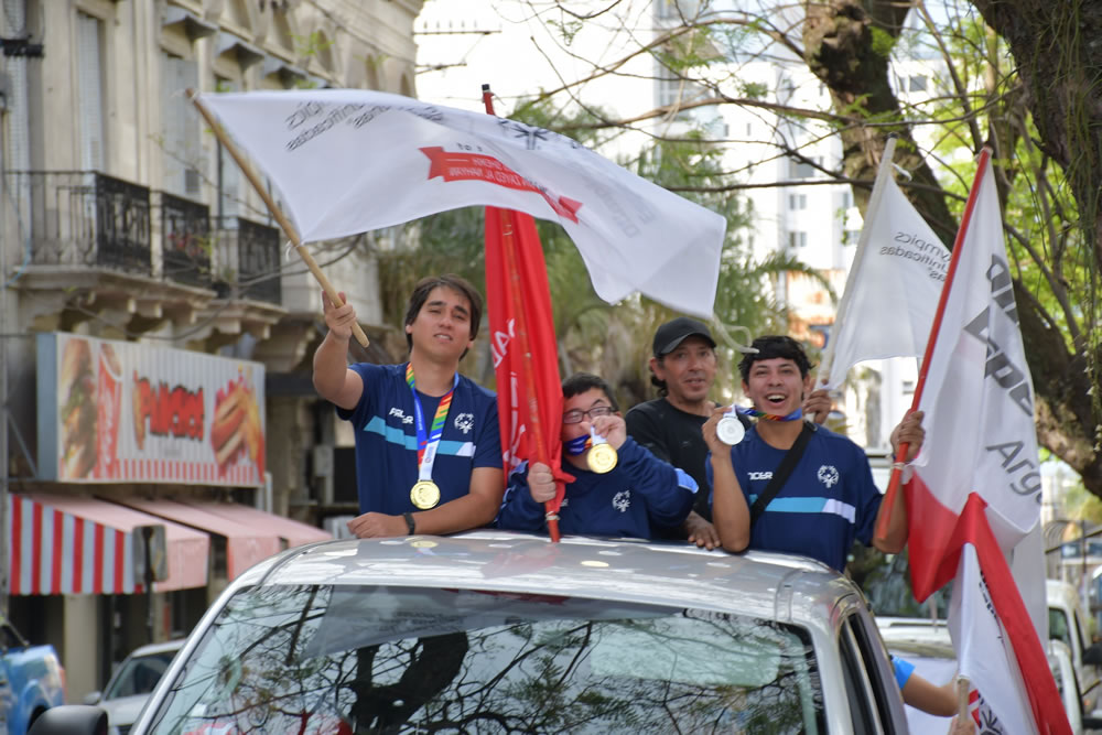 El Intendente recibió a los deportistas locales que participaron en las Olimpiadas Especiales de Paraguay