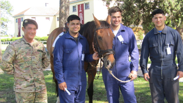 Formación profesional: Jóvenes de Concordia muestran sus destrezas en herrería, carpintería y cuidado de caballos