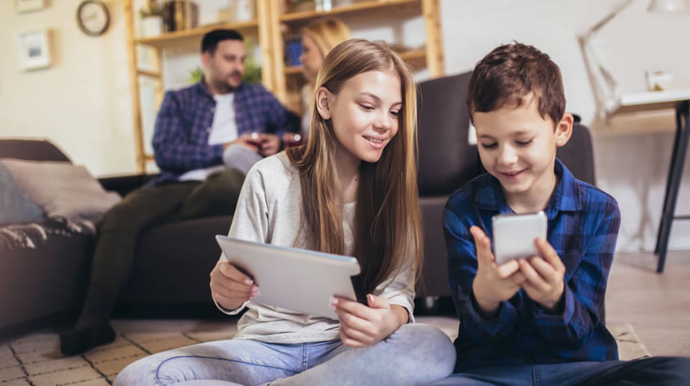 El gobierno de Australia presentó un proyecto para prohibir el uso de redes sociales a los menores de 16 años