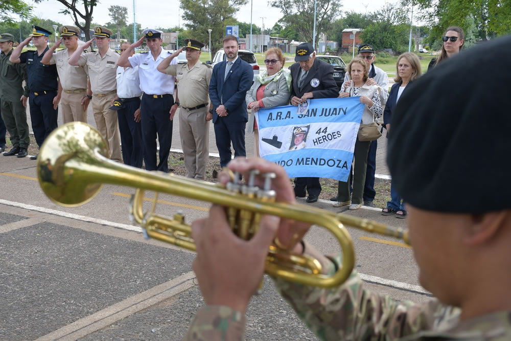 En el “Día Nacional por la Memoria de los 44 héroes y heroína del submarino ARA San Juan” Concordia recordó a Fernando Mendoza