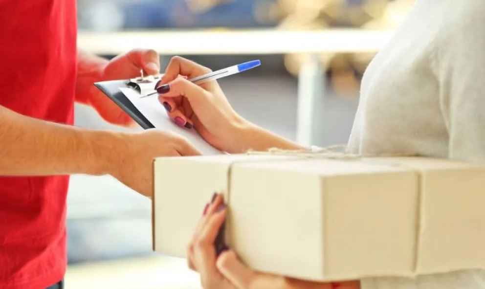 El Gobierno oficializó la desregulación completa del servicio de correo postal