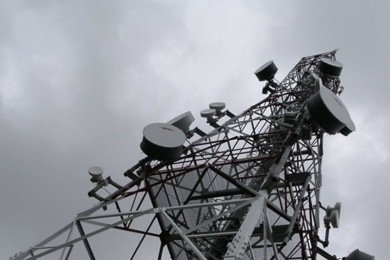 Vecinos de Concordia alertan sobre los riesgos para la salud y piden regular las antenas