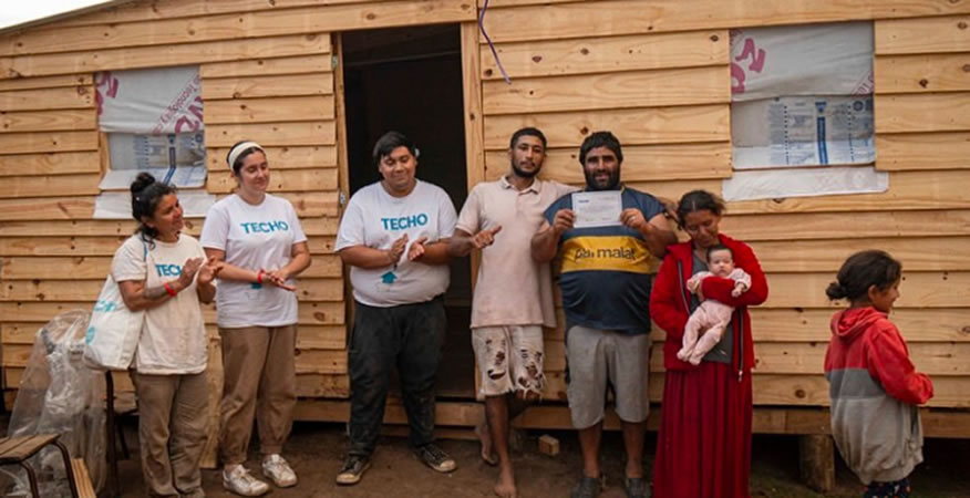 Más de 1.400 voluntarios hicieron posible 130 soluciones habitacionales de emergencia, con un costo superior a 6 millones por unidad