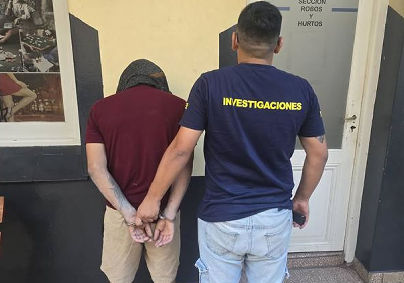 Un hombre recibió dos puñaladas cuando caminaba por la vía pública