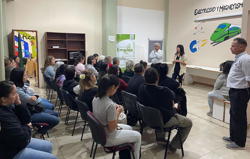 Reunión reorganizativa de la Feria Paseo del Río: Preparativos para la temporada de verano