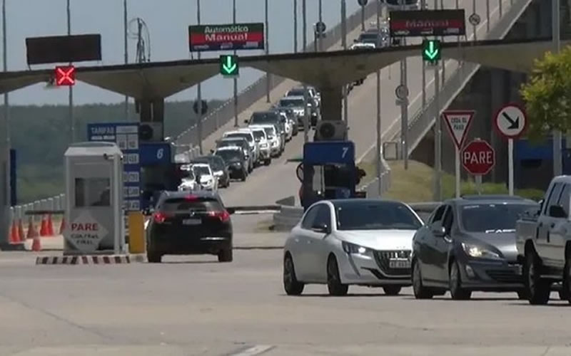 Demora en la entrega de metálicas: Brasil confirmó que no se puede circular en sus rutas con patentes provisorias