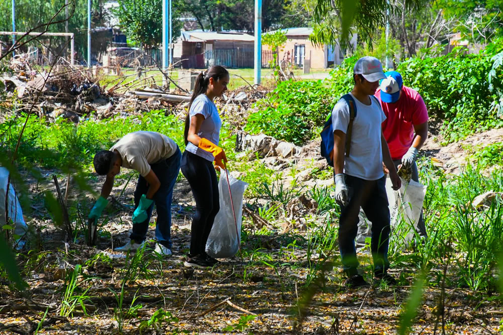 «Comenzando por Casa”: Jornada de limpieza colectiva y actividades de educación ambiental