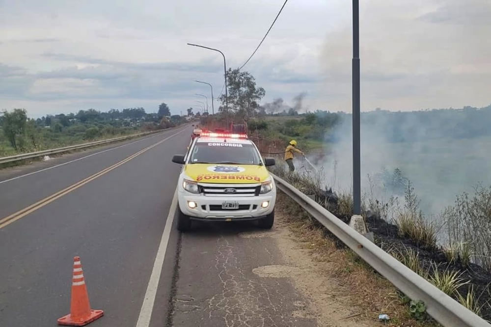 Sigue el combate de incendios en distintos puntos de la ciudad