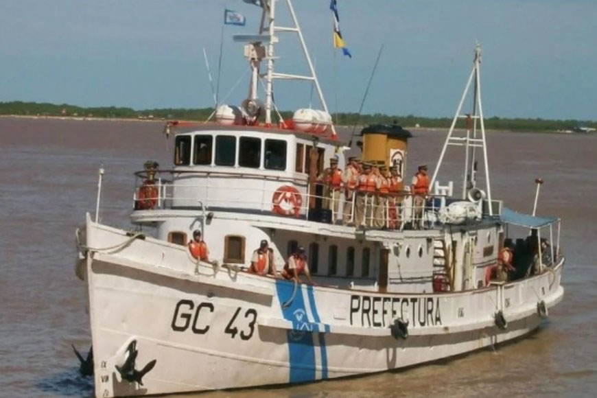 Emblemático buque escuela amarra en el puerto de Concepción del Uruguay