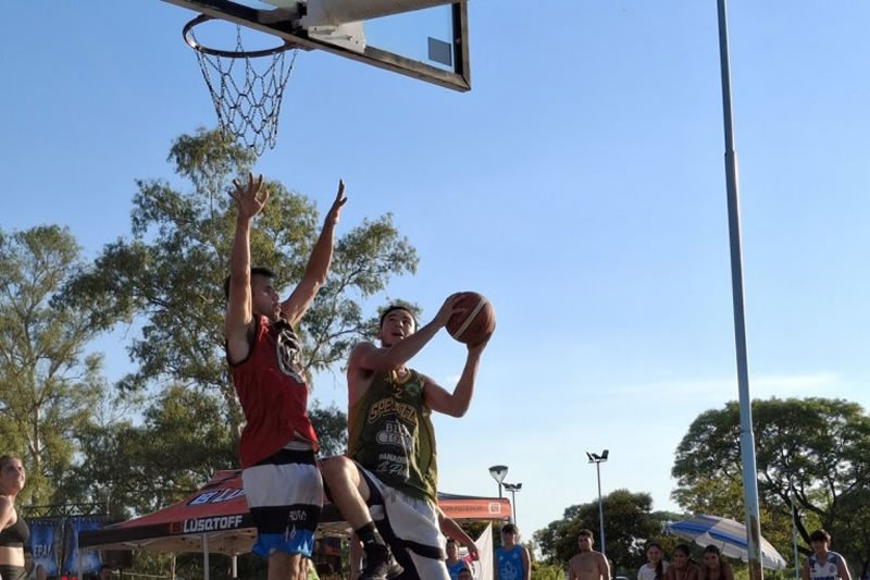 Una veintena de equipos participaron del 1° Torneo basquet 3×3 Mixto