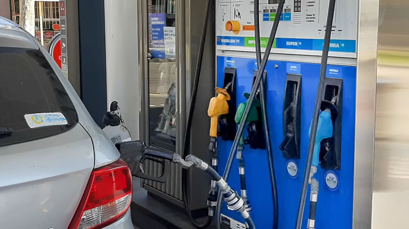 El gremio de playeros rechazó el autoservicio de combustibles y amenazó con ir a un paro