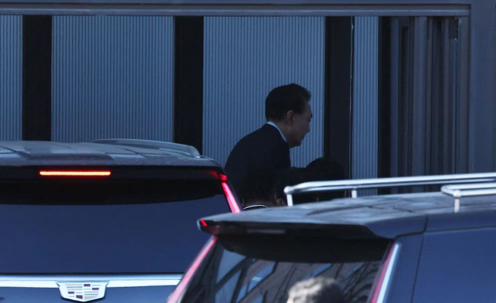 Corea del Sur: Arrestaron al ex presidente Yoon Suk- yeol por declarar la ley marcial