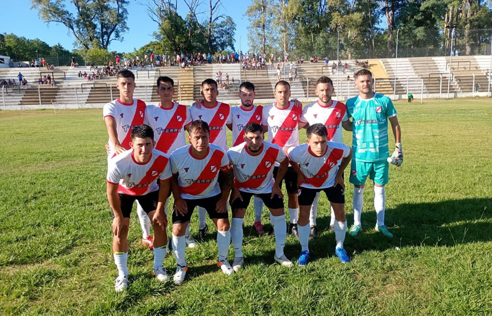 Colegiales doblegó a Central Larroque y se metió en los cuartos de la Copa Entre Ríos